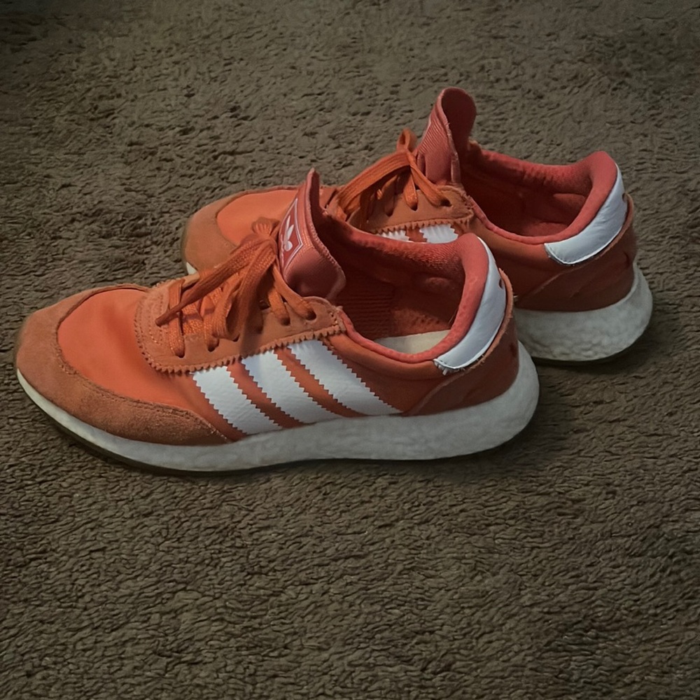 Adidas Sneakers